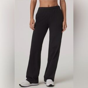 Vuori Halo Modern Straight Leg Pant